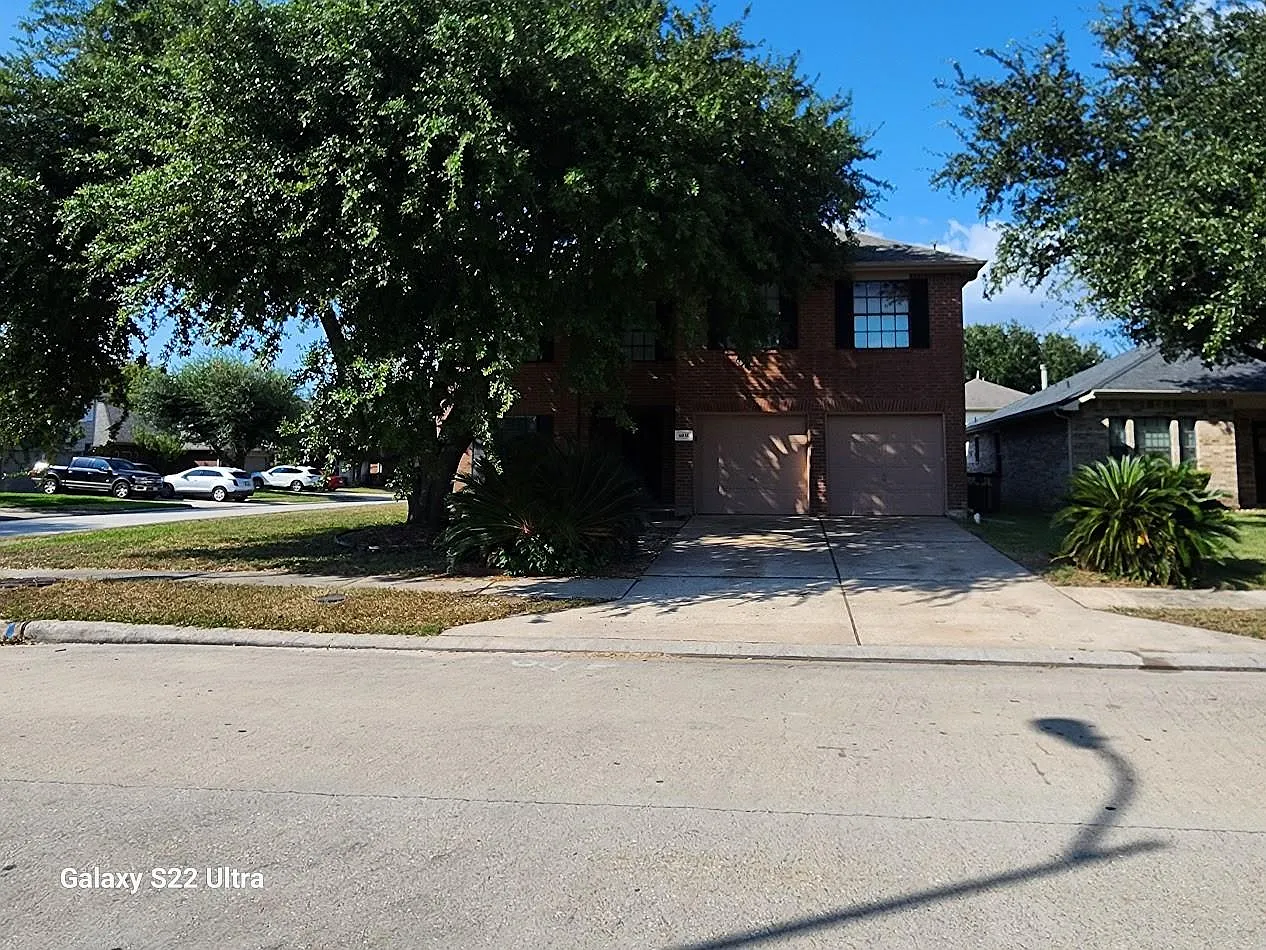 5 bed, 3.0 bath, 2654 sqft, $2,200 — Photo 2