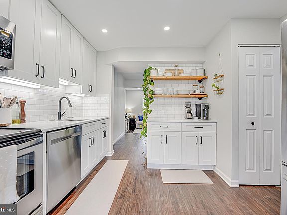 4th image of 10322 Colony Park Dr