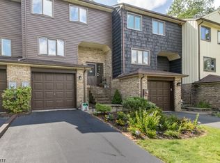 42 Patriots Rd, Morris Plains, NJ 07950