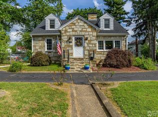 136 Glendale Dr, Ewing, NJ 08618