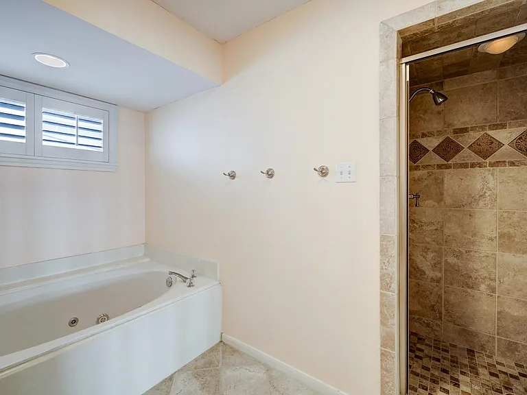 2313 Nantucket Dr #B — Photo 14