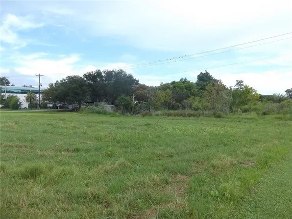 Pontchartrain Dr, Slidell, LA 70458