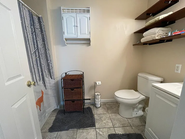 Main Bedroom Bathroom