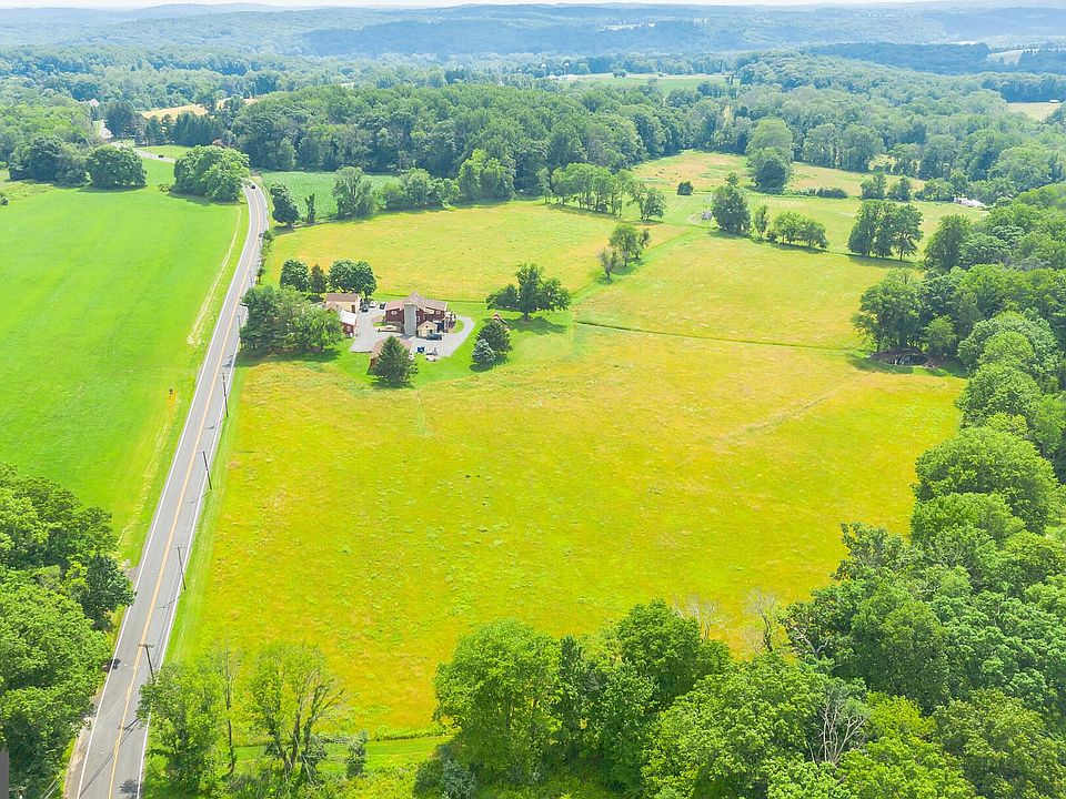 2nd image of 898 Sergeantsville Rd