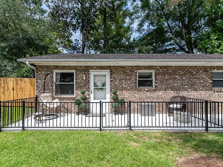 2133 Pierpont Ave #B — Photo 2