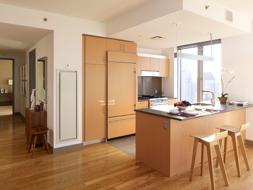 1st image of 8 Spruce St APT 52R