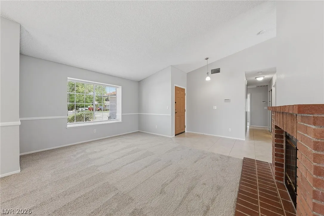 4 bed, 2.0 bath, 1805 sqft, $2,450 — Photo 3