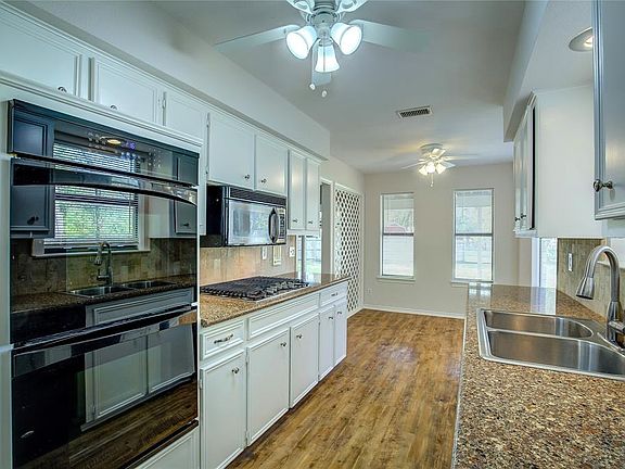 5th image of 5024 Lacy Ln