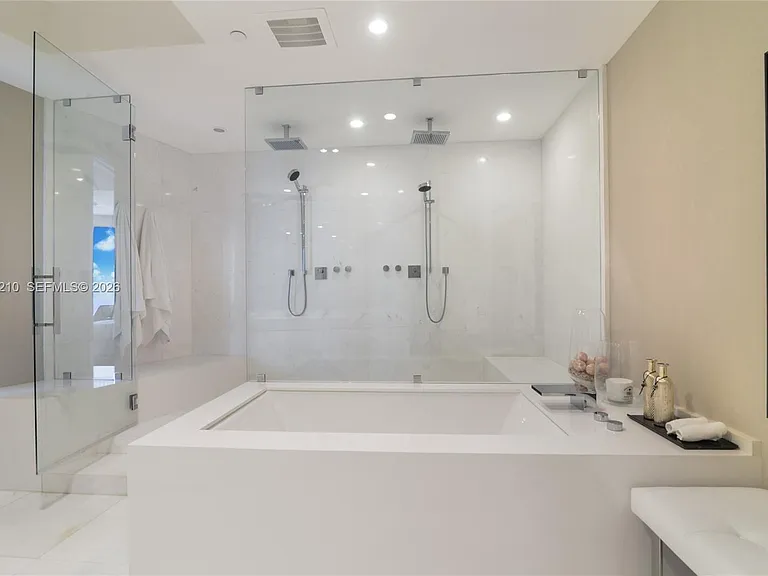 18555 Collins Ave #4305 — Photo 16