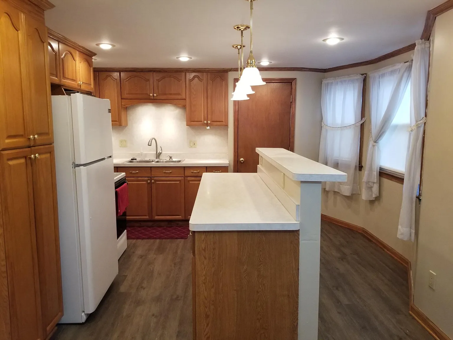 3 bed, 1152 sqft, $1,800 — Photo 2