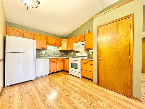 3rd image of 3506 Timberbridge Dr APT H