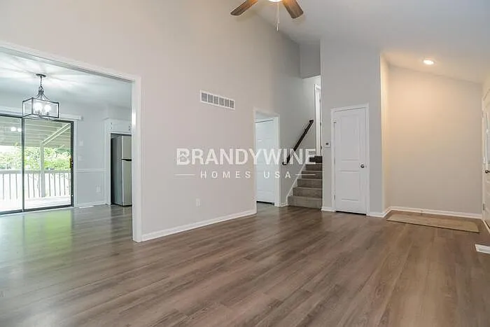 905 NE 108th Ter — Photo 6