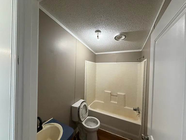2611 Warhorse St — Photo 6