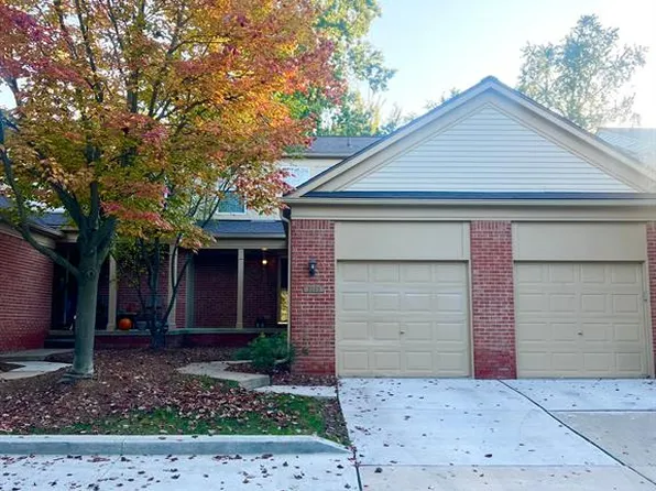 3143 Village Cir S, Ann Arbor, MI 48108