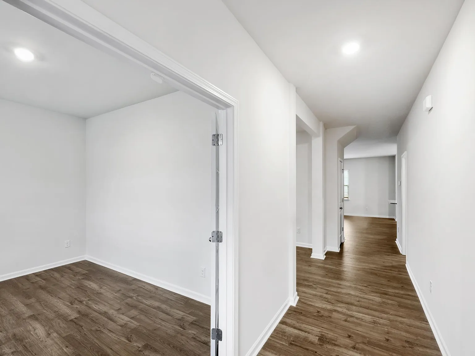 4 bed, 2820 sqft, $2,545 — Photo 3