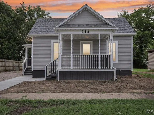 315 S Douglas St, Litchfield, IL 62056