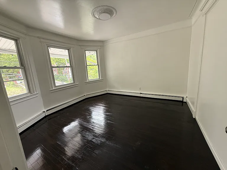 185 Saint Pauls Ave #2 — Photo 6