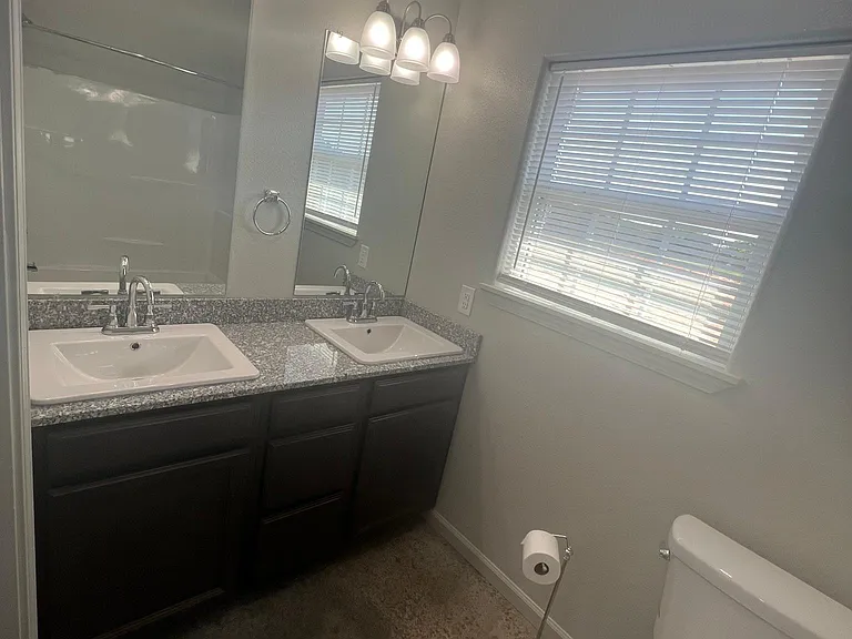 132 Concord Rd — Photo 8