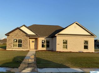 1006 Newbury Cv SW, Decatur, AL 35603