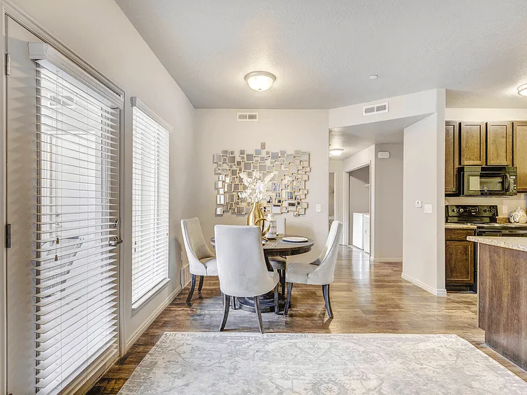 Avida Apartments — Photo 41