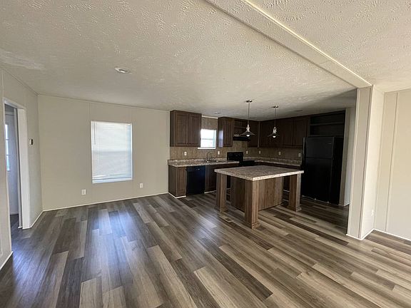 3rd image of 518 Wickford Dr