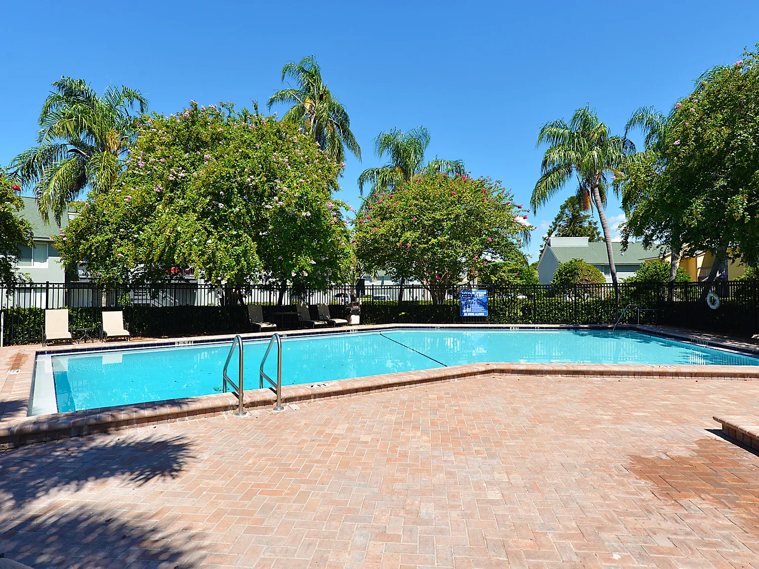 Alta Mar at Broadwater Apartments — Photo 3