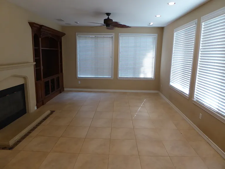 26149 W Shadow Rock Ln — Photo 5