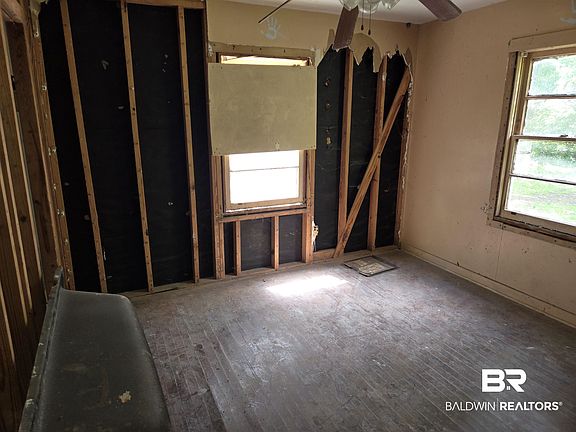 2nd image of 3066 Bay Crescent Dr