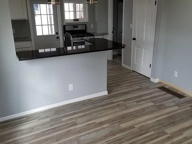 4604 Stockwell St — Photo 10