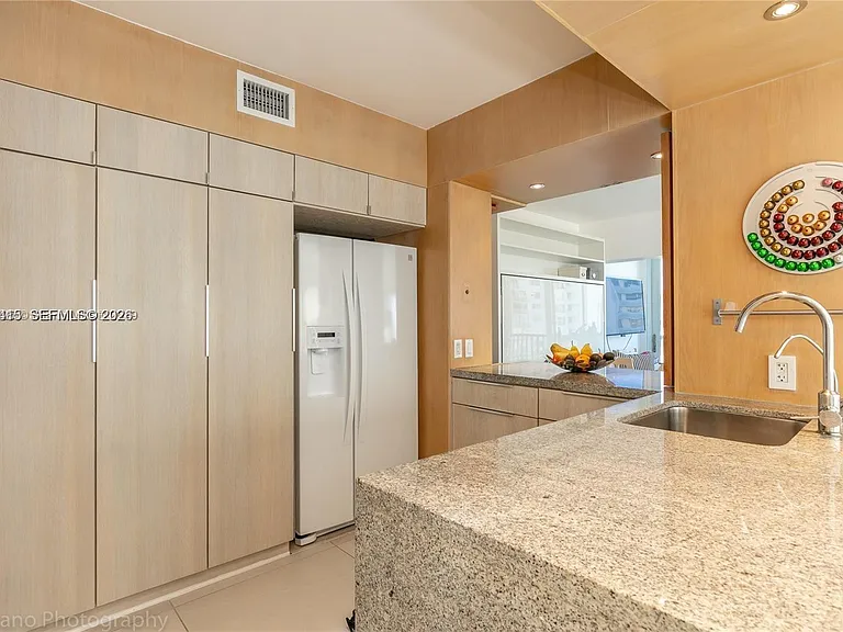 590 Ocean Dr #7C — Photo 9
