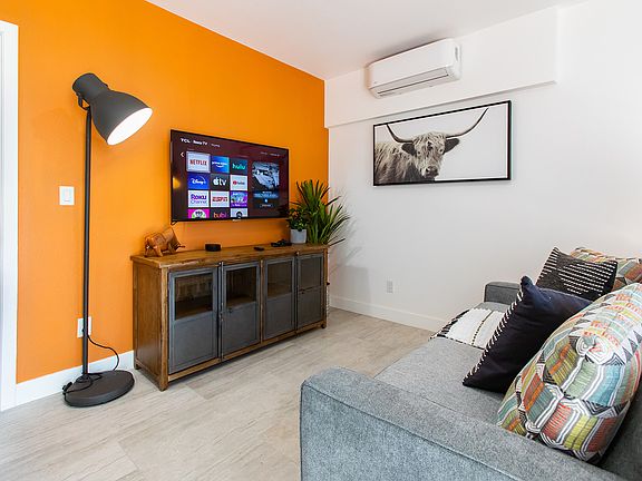 4th image of 1212 N Broadway #102