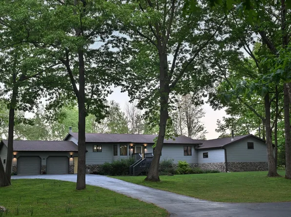 W1724 River Oaks Dr, Marinette, WI 54143
