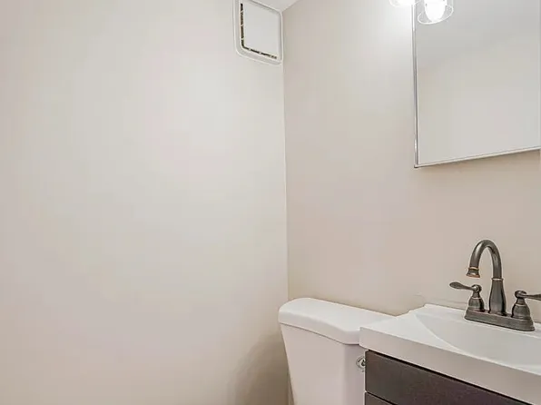 19 Treetz Pl, Staten Island, NY 10314