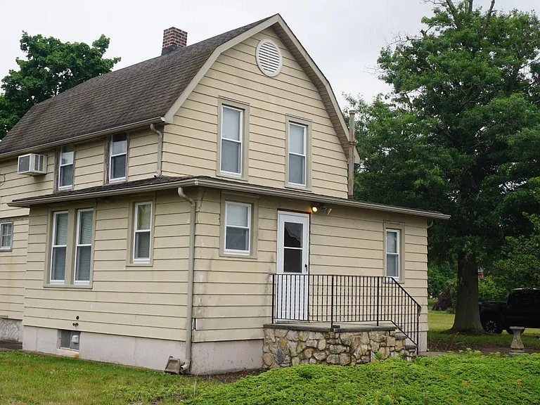 1245 E Grant Ave — Photo 3