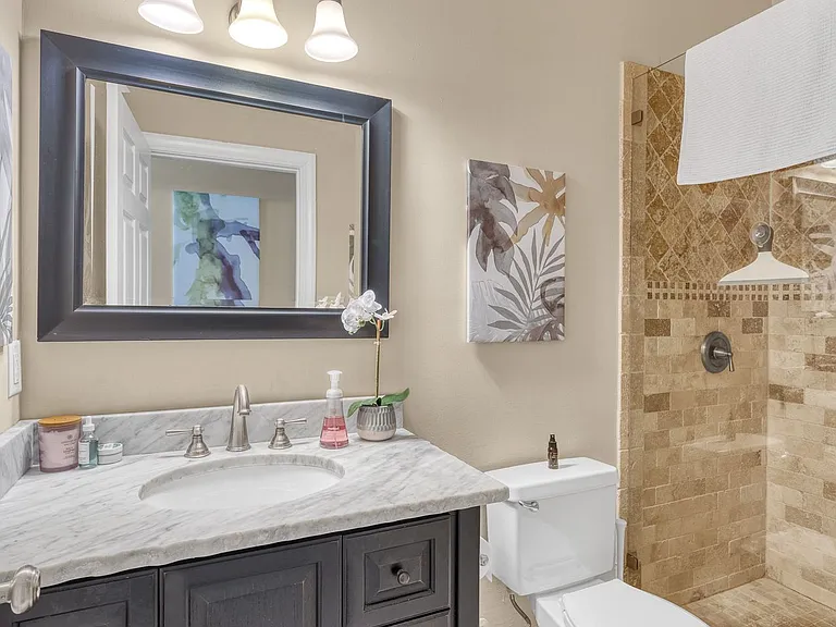 295 King St #B-3 — Photo 14