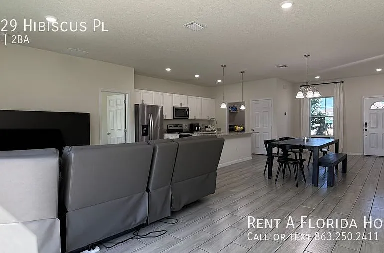 2129 Hibiscus Pl — Photo 9