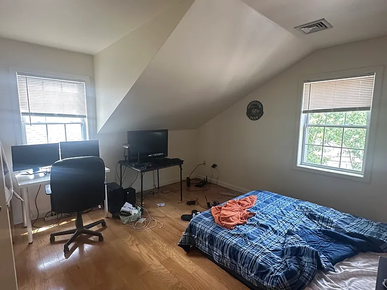 36 Raymond St #1 — Photo 10