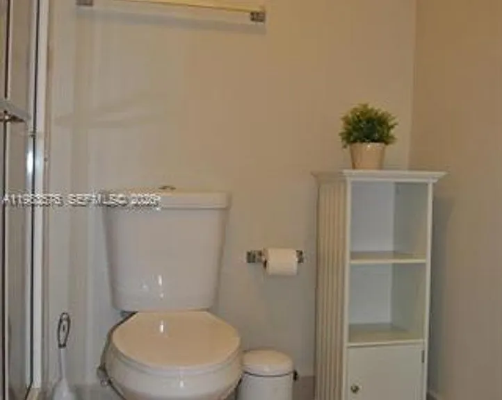 6039 Collins Avenue Cu #1006 — Photo 17