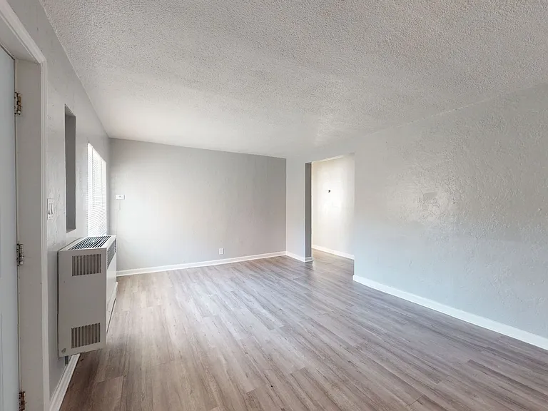 6625 Bancroft Ave — Photo 2