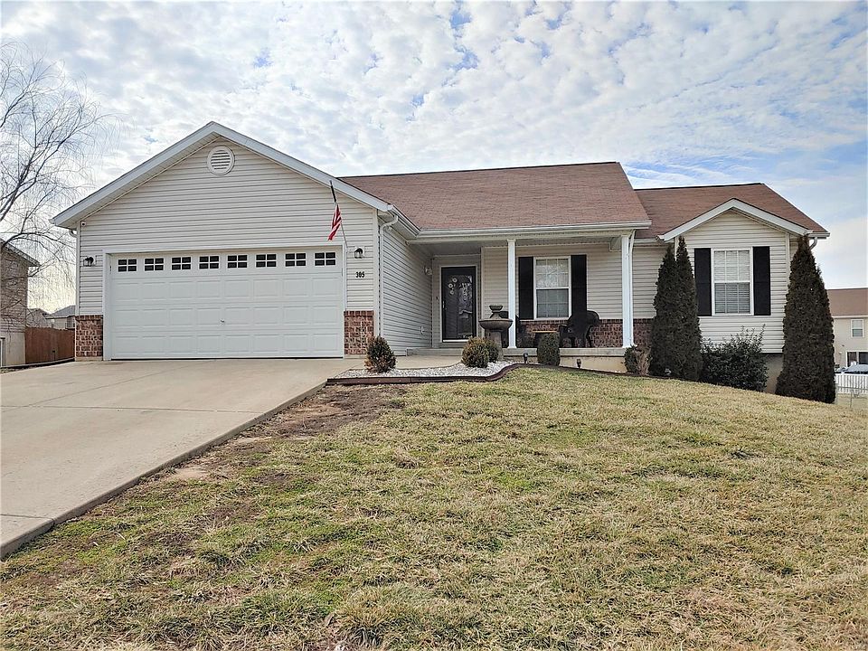 1st image of 305 Parkway Dr