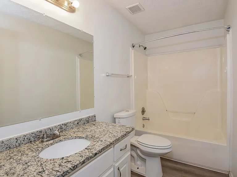 655 Simon Ive Dr — Photo 16
