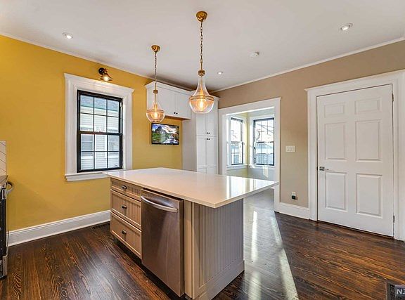 3rd image of 8-21 Chester St #1