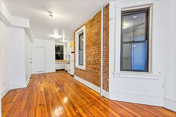Rented by Pistilli Realty Group | media 7