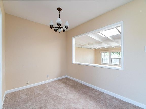 5th image of 521 Florence Ave