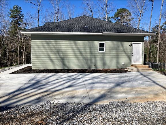 3rd image of 100 Dickerson Rd