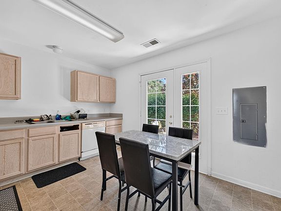 5th image of 245 Campus Dr E