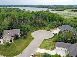 2914 Oakcrest Dr, Kansasville, WI