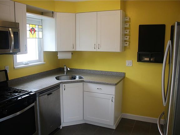 5th image of 14713 Orchard Park Ave