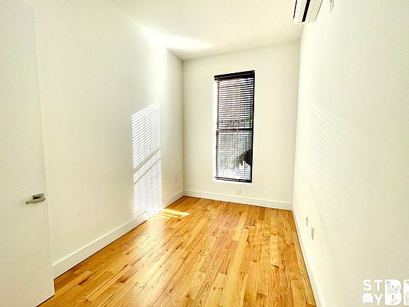 5th image of 134 Hancock St APT 1