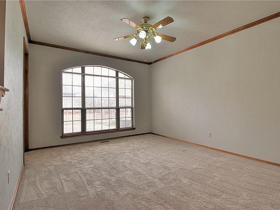 4th image of 1821 SE 2nd St